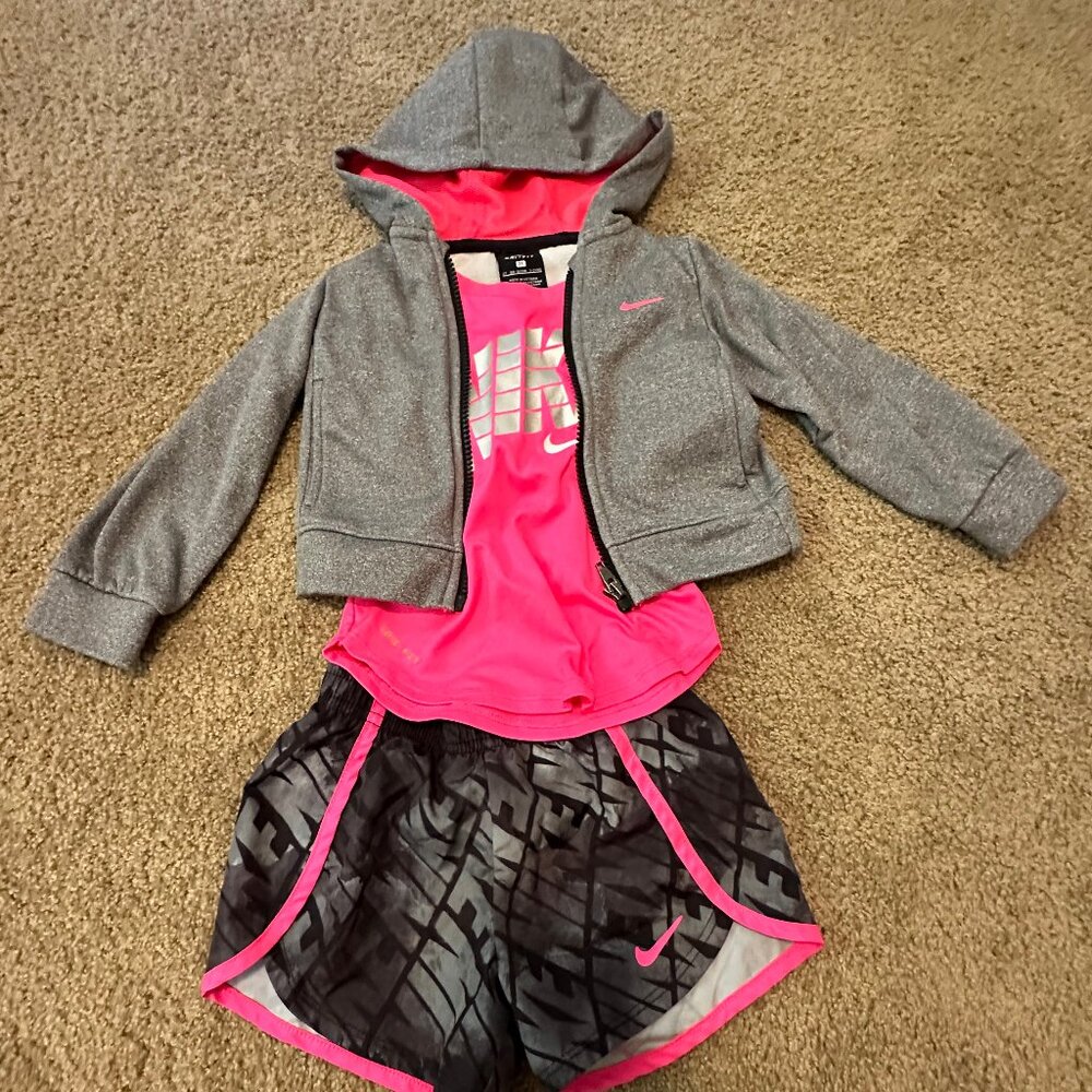 Nike Girls 3 Piece Outfit - Size 2T